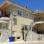 Ester * Umag