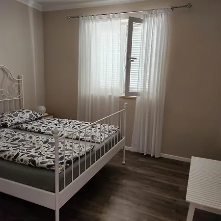 Apartman Ester *