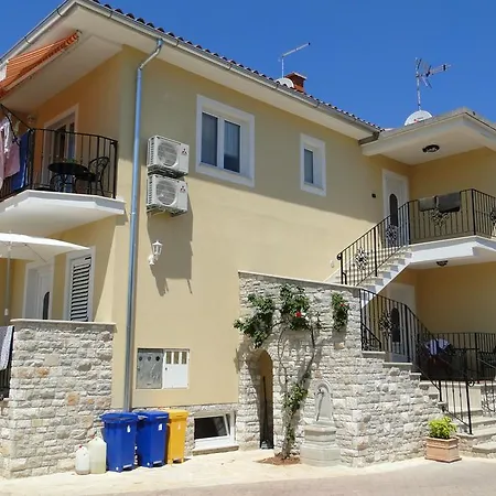 Ester * Umag