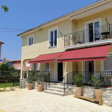 Ester Apartment