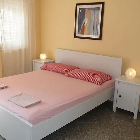 Ester Apartman *