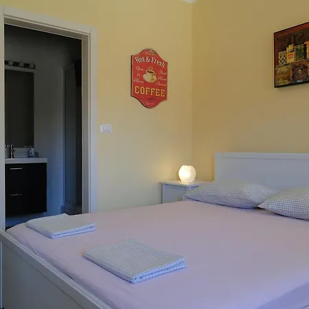 Ester Apartman